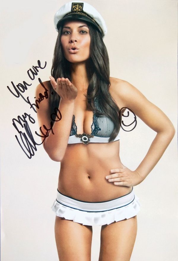   (Olivia Munn)