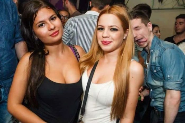  (41 )