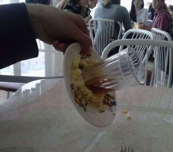 Обед в столовой