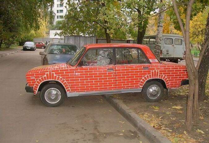 Кирпичный автомобиль