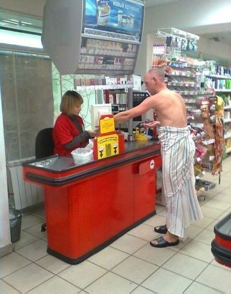 Мужик на кассе