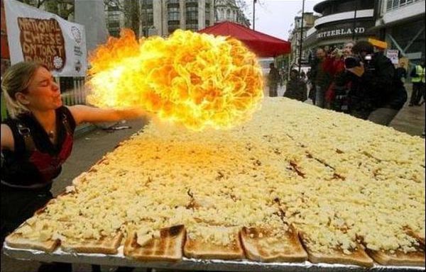 Самый большой в мире сыр на тосте