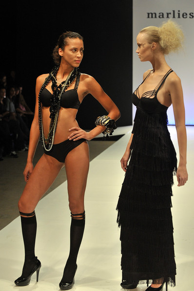 pfw_marlies_dekkers_catwalk03.jpg