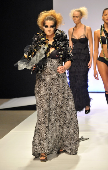 pfw_marlies_dekkers_catwalk08.jpg