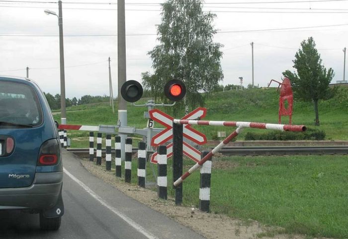Бабушка и шлагбаум
