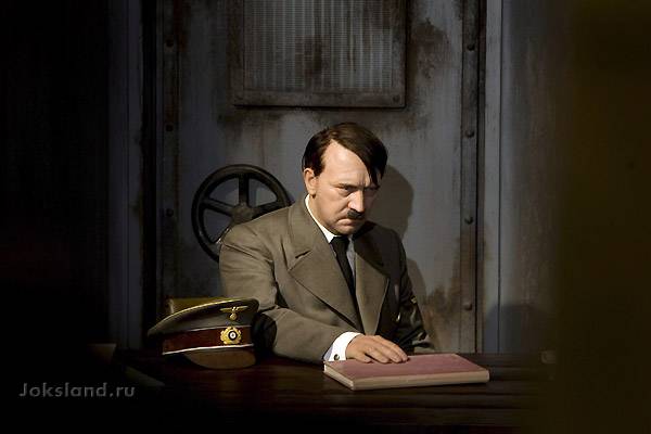 Восковая фигура Адольфа Гитлера (Adolf Hitler) в Берлинском музее Мадам Тюссо