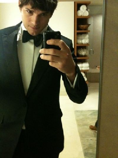     iPhone (32 )